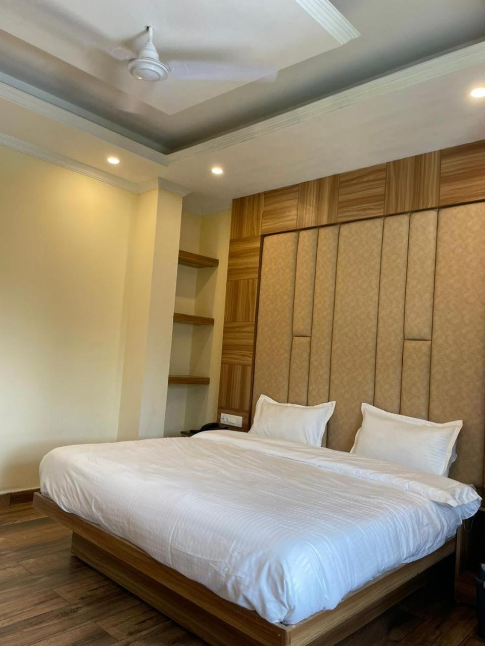 Pinnacle Vesta Homestay Masuri Exterior foto
